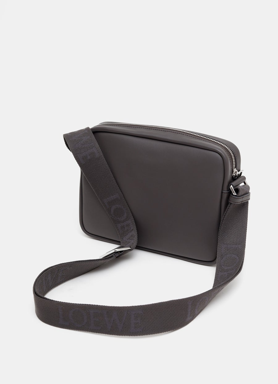 Medium Pebble Messenger Bag for Men