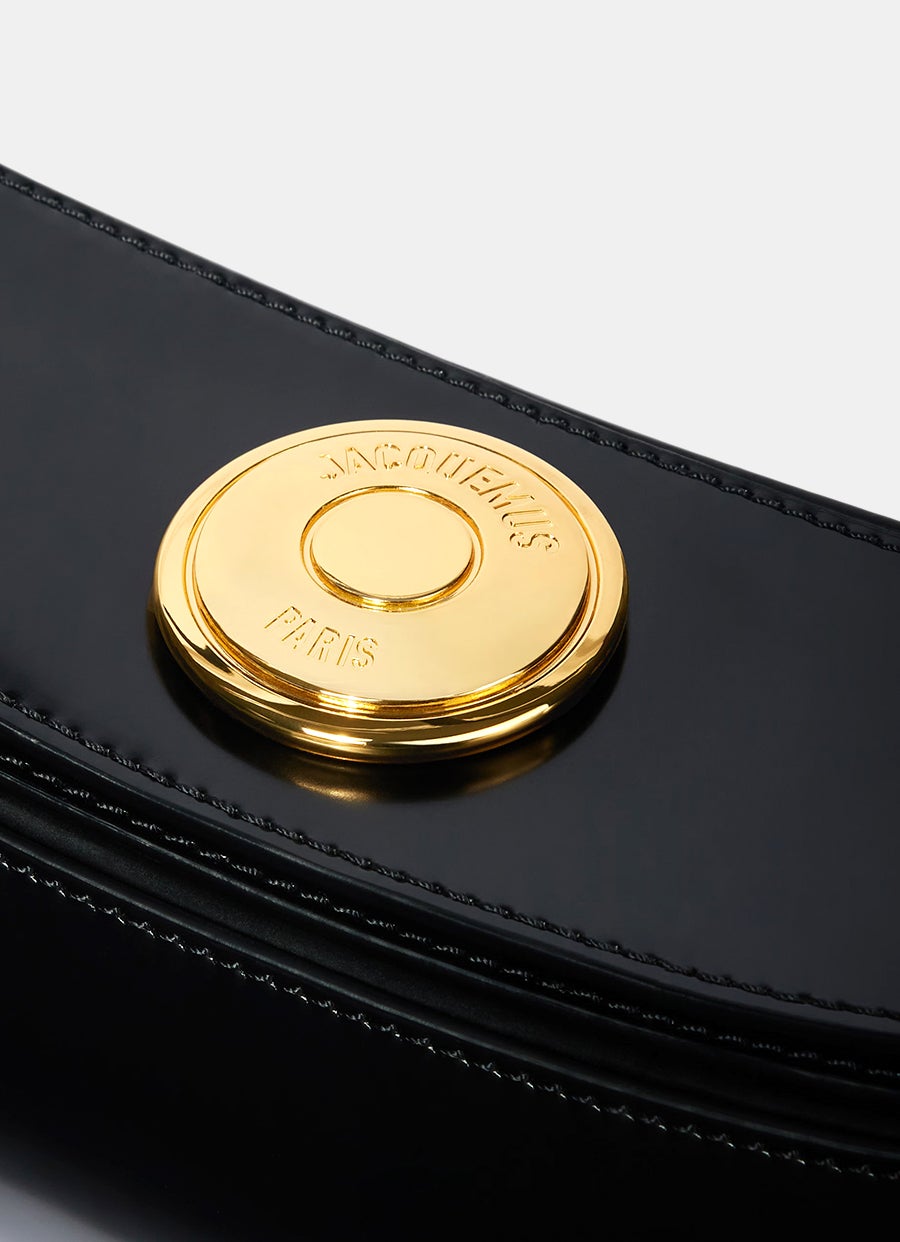 The Ovalo Clutch