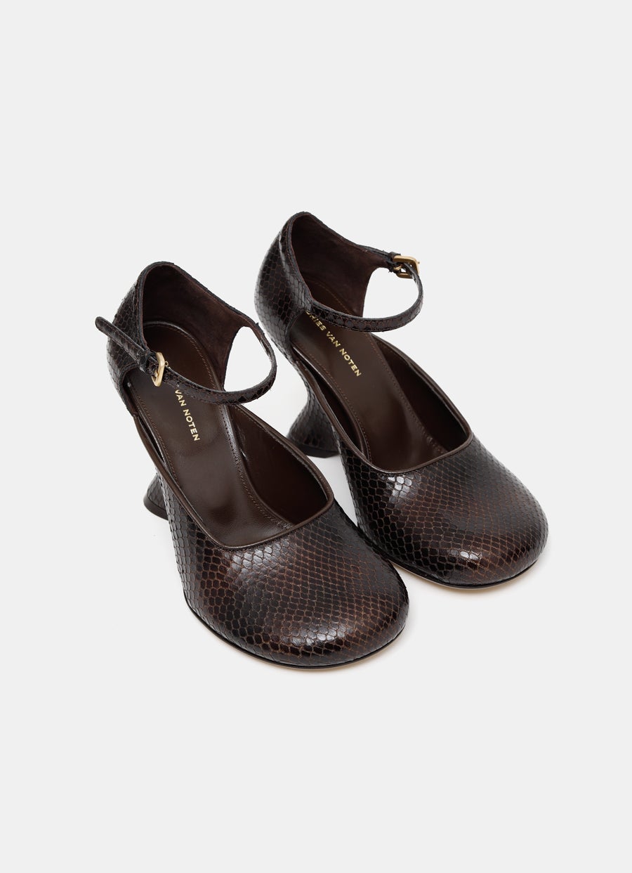 Leather wedge pumps