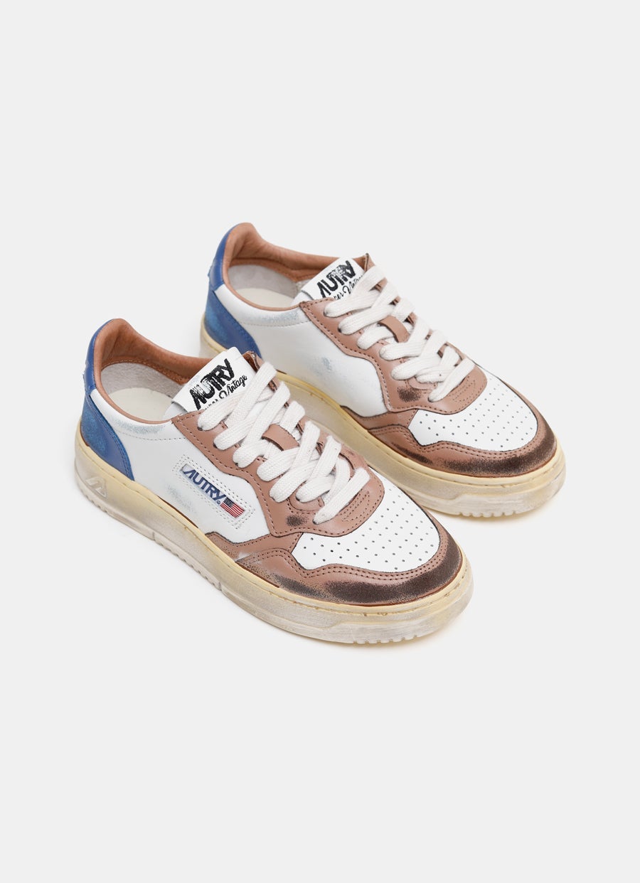 Women’s Super Vintage Medalist Low Top Sneakers