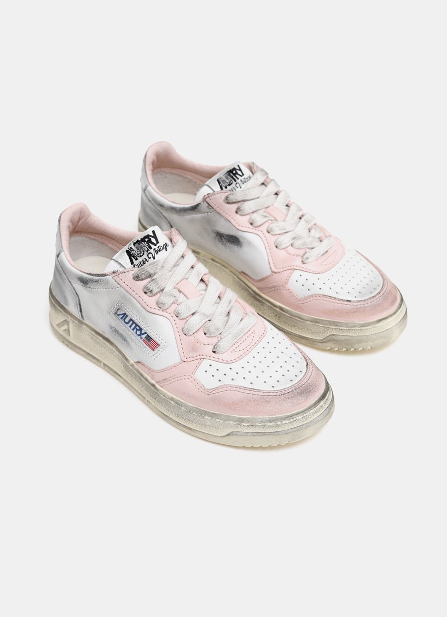 Women’s Super Vintage Medalist Low Top Sneakers