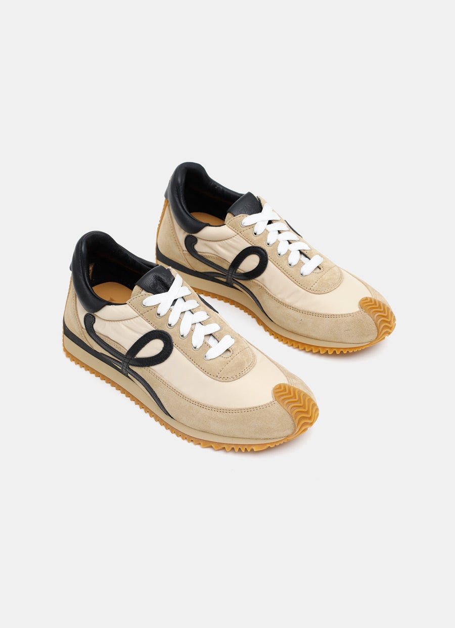 Flow Runner sneaker in Suede and Nylon