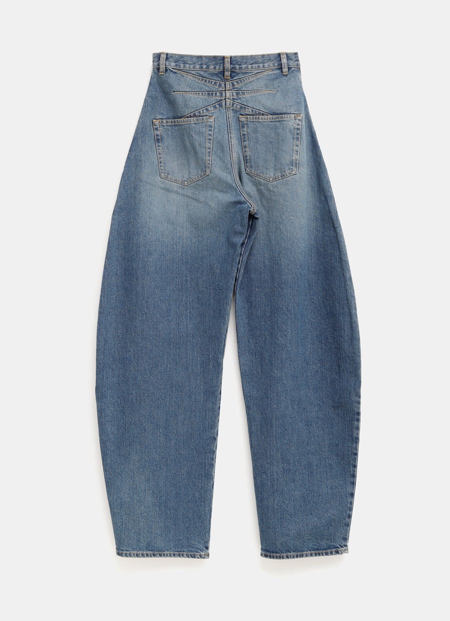 Barrel-Leg Jeans in Faded Denim